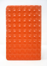 Charger l&#39;image dans la galerie, Fire Bible For Kids (NKJV) - orange flex cover
